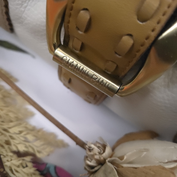 Gianni Bini Elegant White and Tan Leather Women's Satchel Bag - Picture 10 of 16